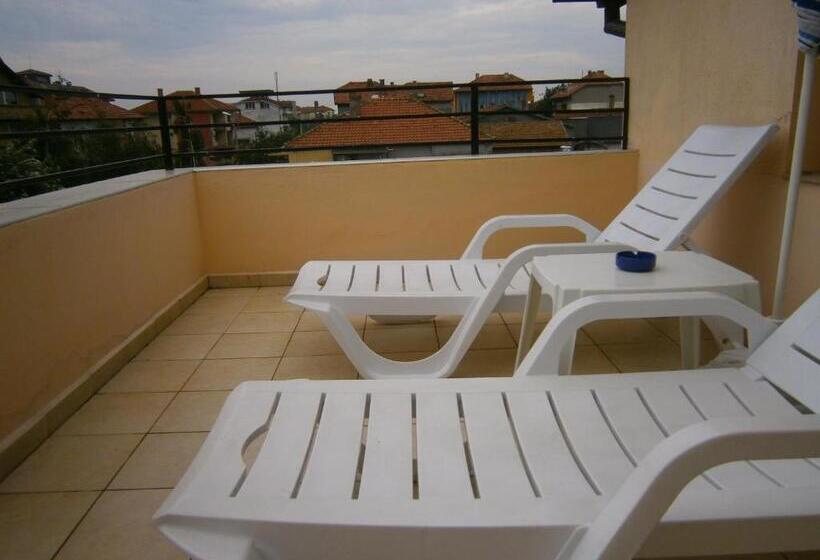 琮城市景观的豪华间, Guest House Hristovi