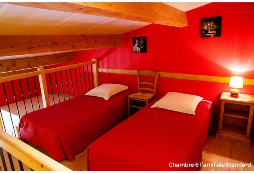 Номер Стандарт Трехместный, Hôtel La Garenne