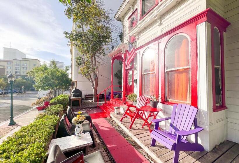 共用房间的床, International Travelers House Downtown San Diego  Adults Only