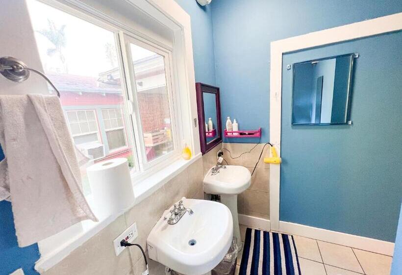 חדר בסיסי, International Travelers House Downtown San Diego  Adults Only