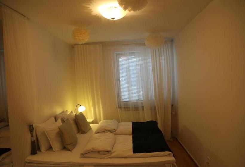 Семейный Номер, Vingåker Hotell