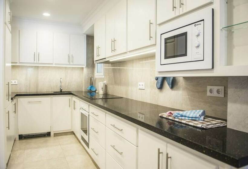 Апартаменты 3 Спальни, Hamilton Court