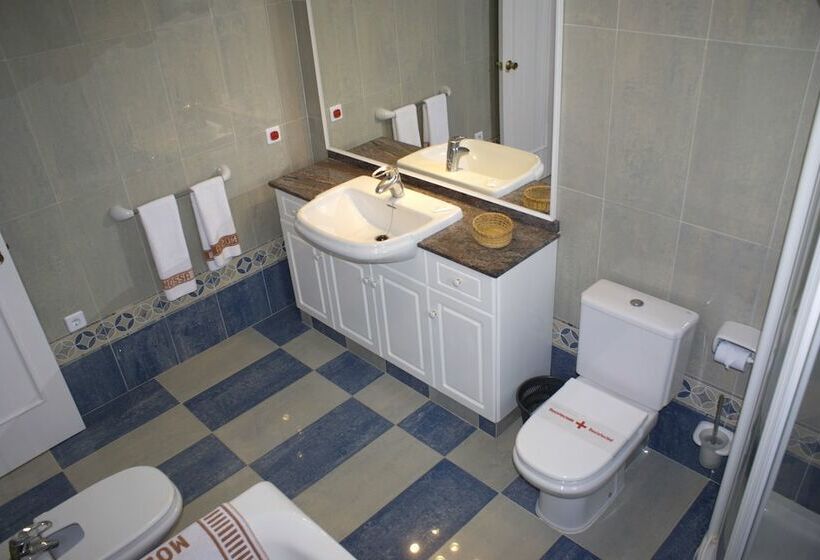 Апартаменты 3 Спальни, Hamilton Court