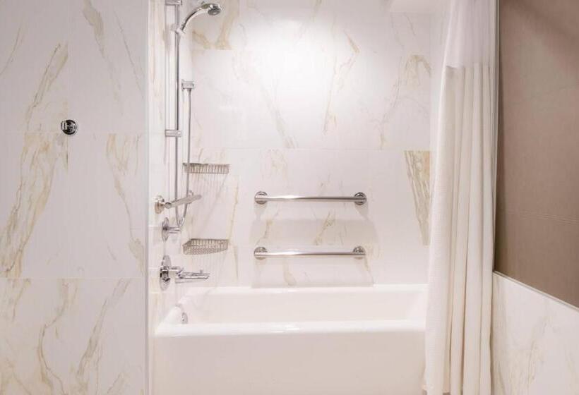 Люкс, Beverly Hills Marriott