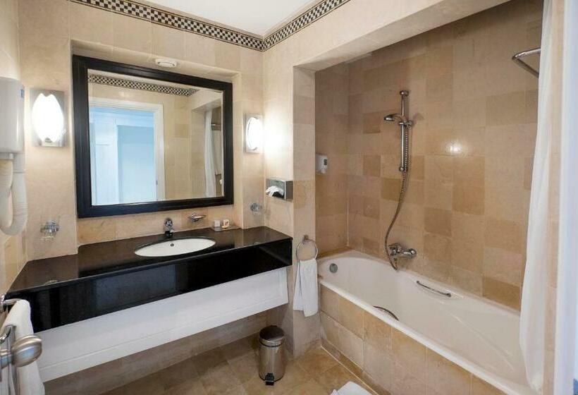 Трехместный Номер Стандарт Вид на Сад, Medina Solaria And Thalasso