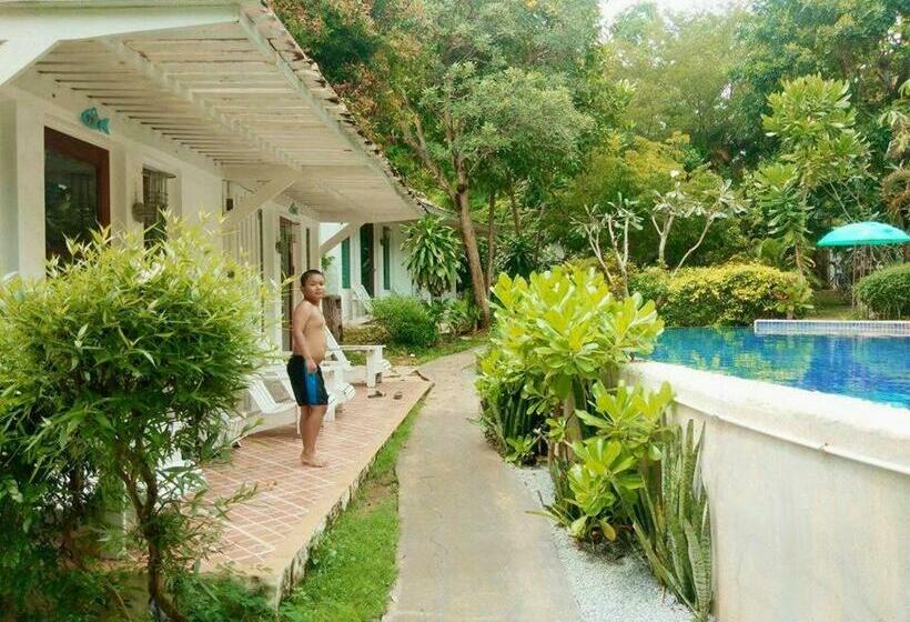 Семейный Номер, Baanmontra Beach Resort   Bankrut