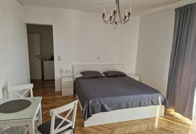 חדר סטנדרט לארבעה נוף לים, Guest House Lidus