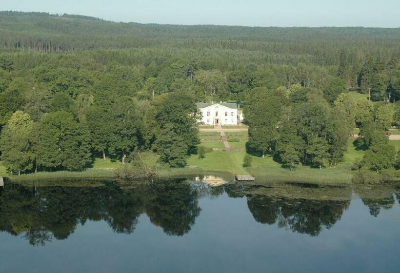 غرفة عائلية, Asa Herrgård
