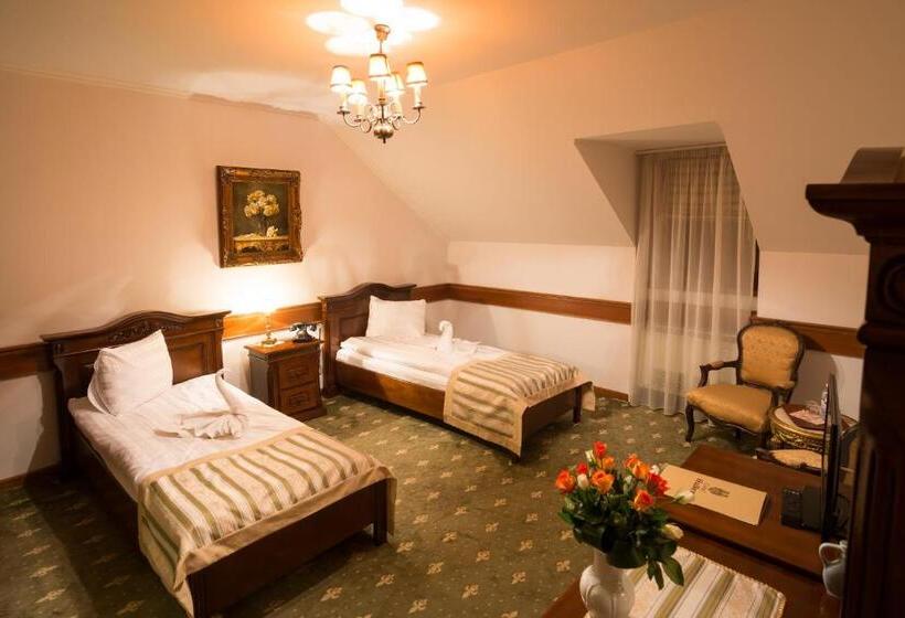 اتاق استاندارد یک نفره, Castel Haller
