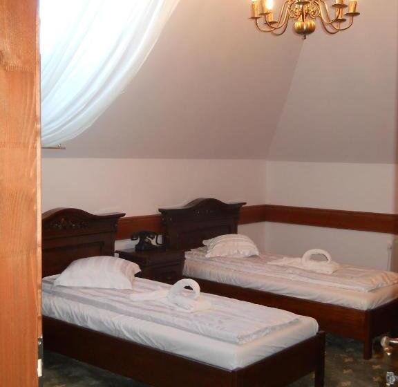 اتاق استاندارد یک نفره, Castel Haller