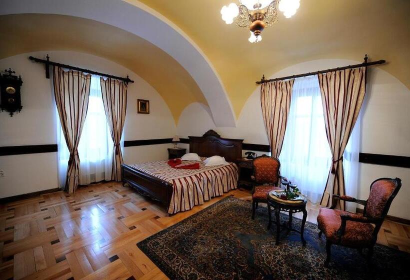 اتاق لوکس, Castel Haller