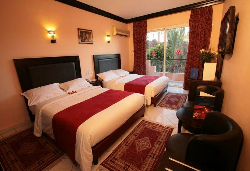 اتاق استاندارد سه نفره, Imperial Holiday