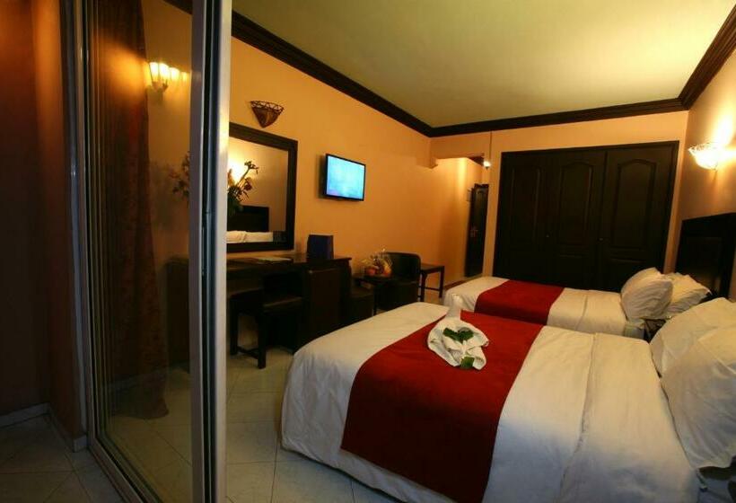 اتاق استاندارد سه نفره, Imperial Holiday
