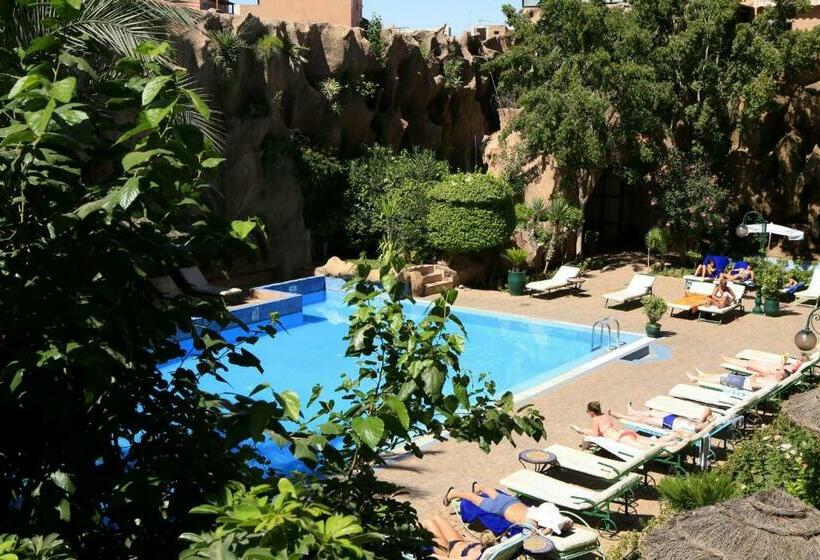 اتاق استاندارد با چشم‌انداز استخر, Imperial Holiday