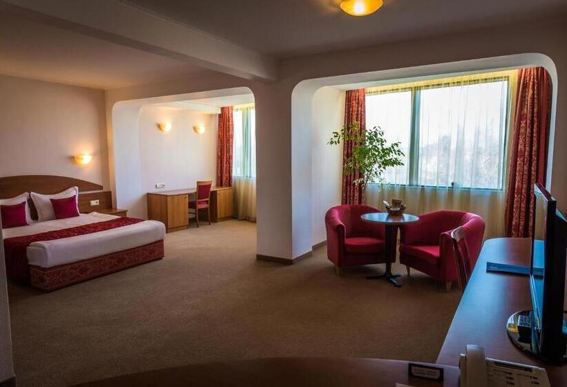 Студия Deluxe, Sevlievo Plaza
