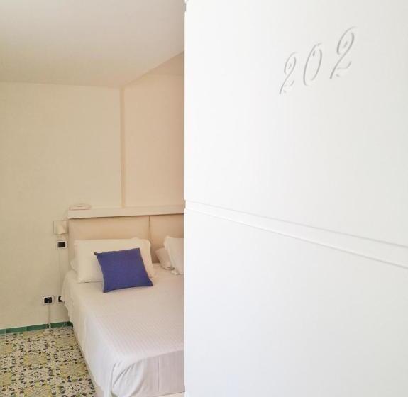 标准间带漩涡浴缸, Villa Felice Relais