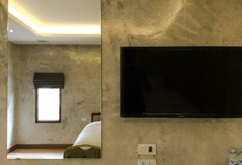 Номер Deluxe, Nai Suan Inn