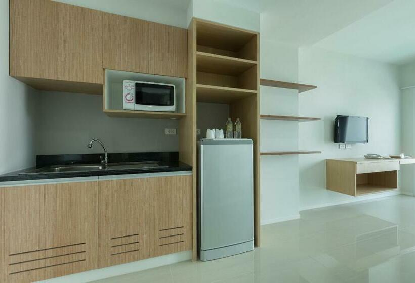 Студио Стандарт с Террасой, Thongchen Residence