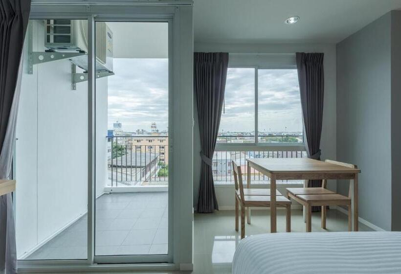 Студио Стандарт с Террасой, Thongchen Residence
