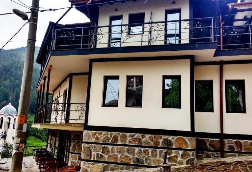 Номер Стандарт Индивидуальный с Балконом, Family Hotel Valchanovata Kashta