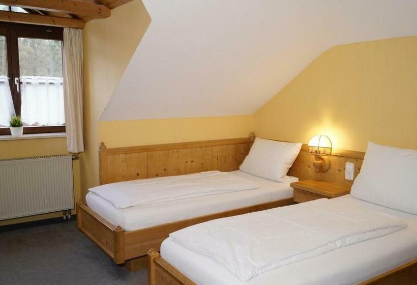 Номер Стандарт, Landgasthof Falken