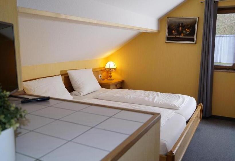 Номер Стандарт, Landgasthof Falken