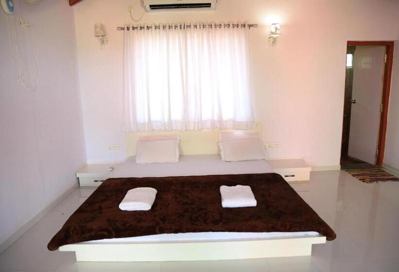 Люкс Кровать Кинг, Rann Resort Dholavira