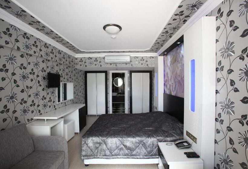 Номер Deluxe, Delfi Hotel Spa & Wellness Center
