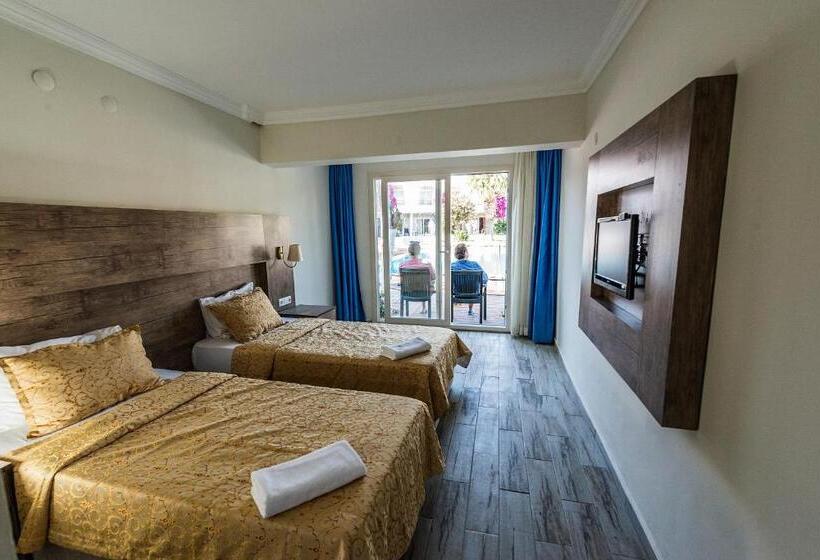 Номер Стандарт Трехместный, Delfi Hotel Spa & Wellness Center