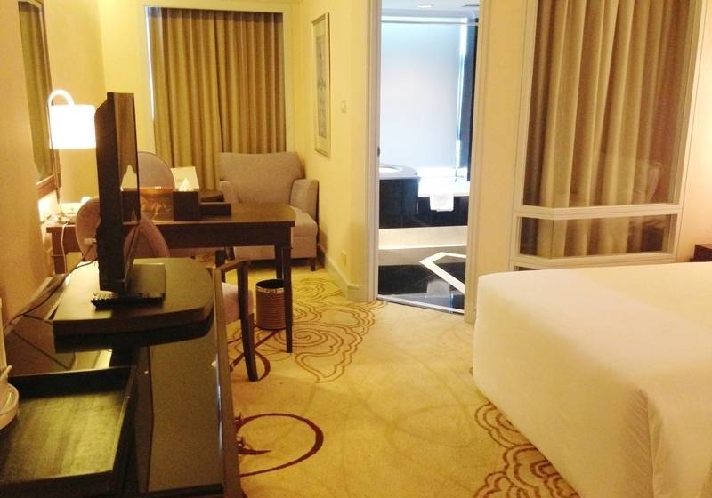 اتاق لوکس با چشم‌انداز استخر, Park Inn By Radisson Goa Candolim