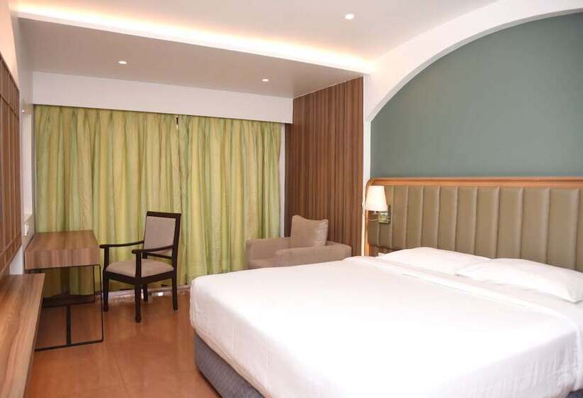 اتاق لوکس با چشم‌انداز استخر, Park Inn By Radisson Goa Candolim