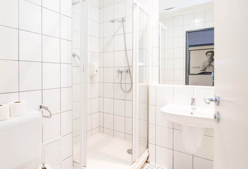 Номер Стандарт, Wombat S City Hostel Budapest