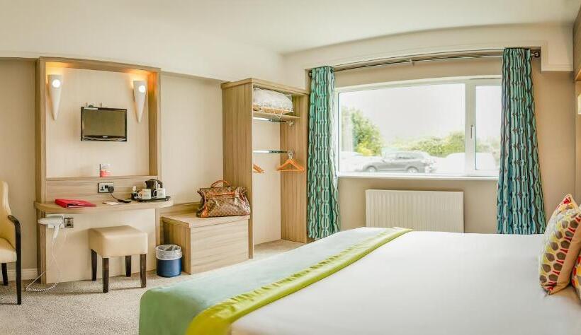 스탠다드 트리플 룸, The Gleneagle Hotel & Apartments