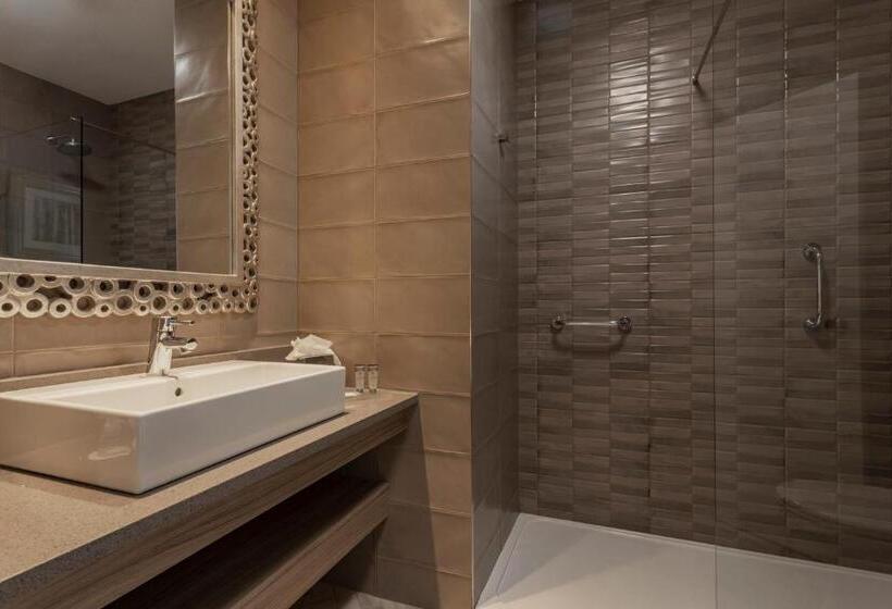 스탠다드 발코니 룸, The Gleneagle Hotel & Apartments