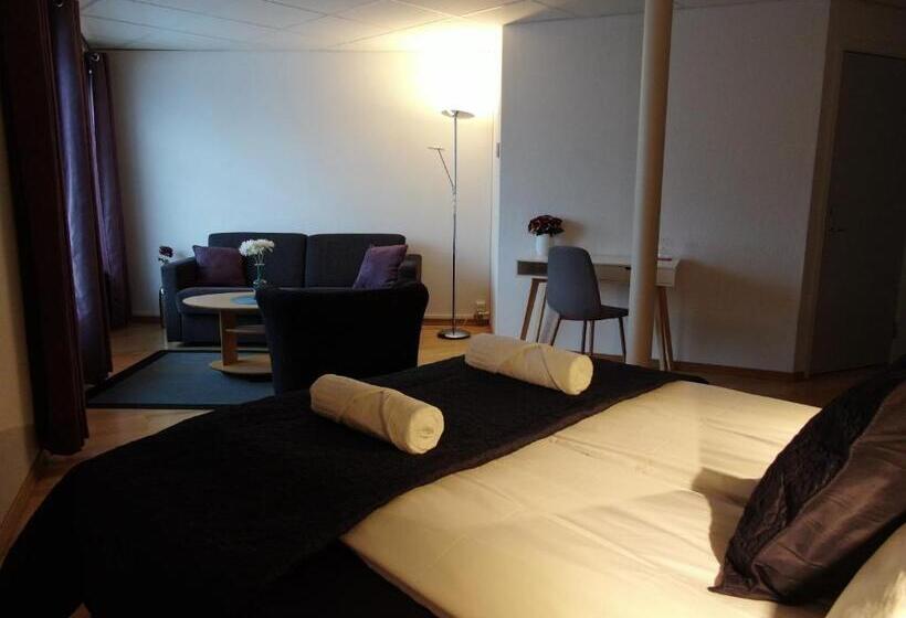 标准间, Arctic Inn