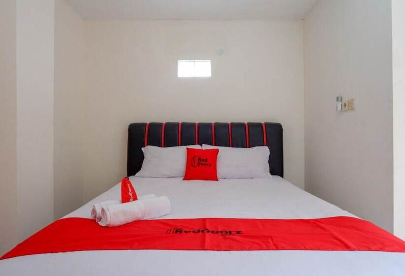 Номер Стандарт, Reddoorz Syariah Near Gor Satria 4