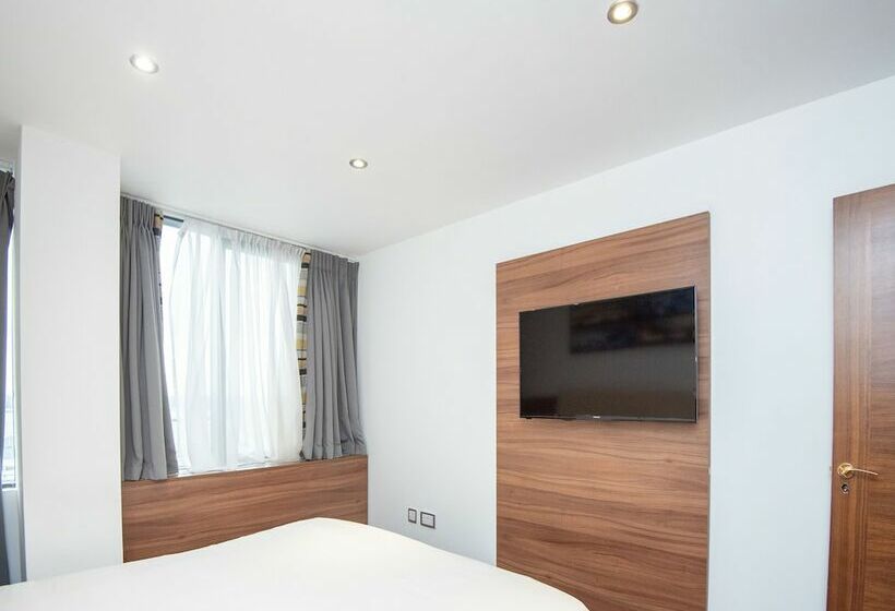 Люкс Superior, Livin  Serviced Apartments