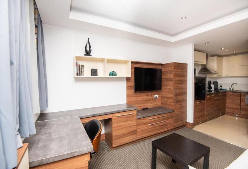 Апартаменты Deluxe 1 Спальня, Livin  Serviced Apartments