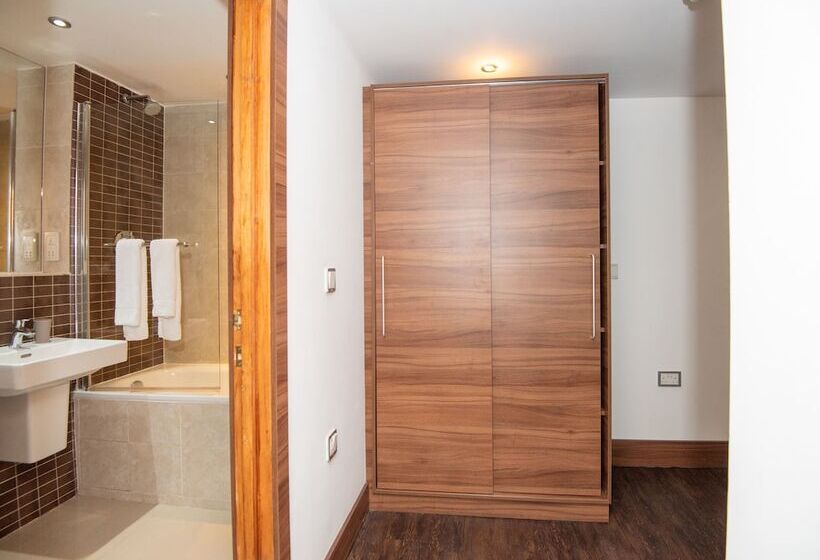 Люкс Superior, Livin  Serviced Apartments