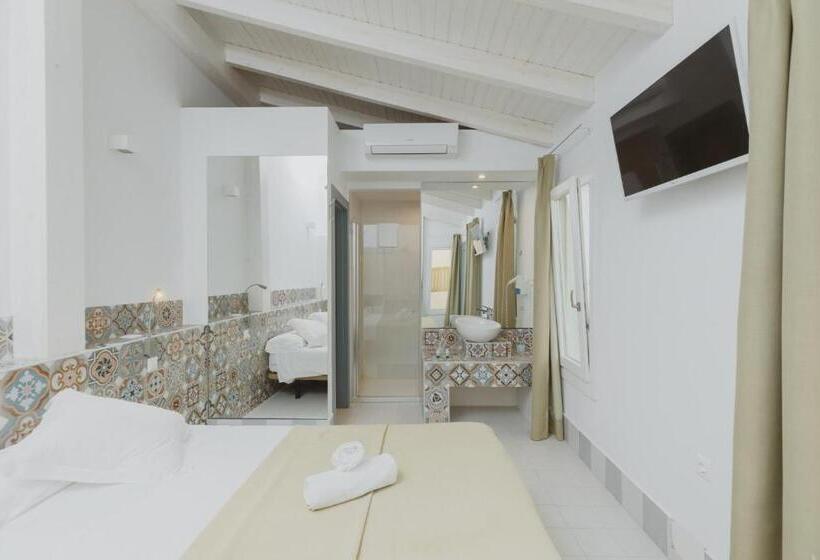Номер Superior с Террасой, Hostal Gravina