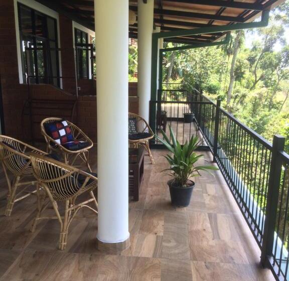 غرفة قياسية ثلاثية ذات اطلالة, Rock Side Inn   Ella