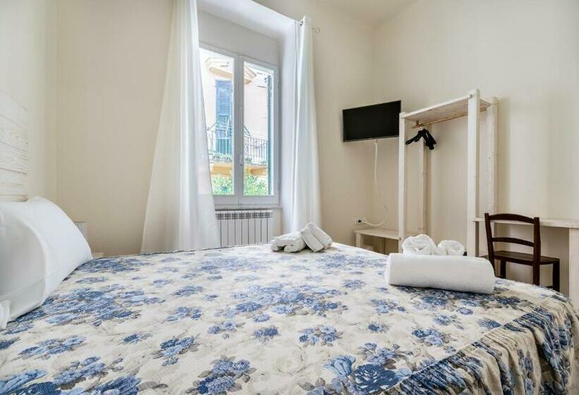 バス共有のスタンダードルーム, Lia Apartment