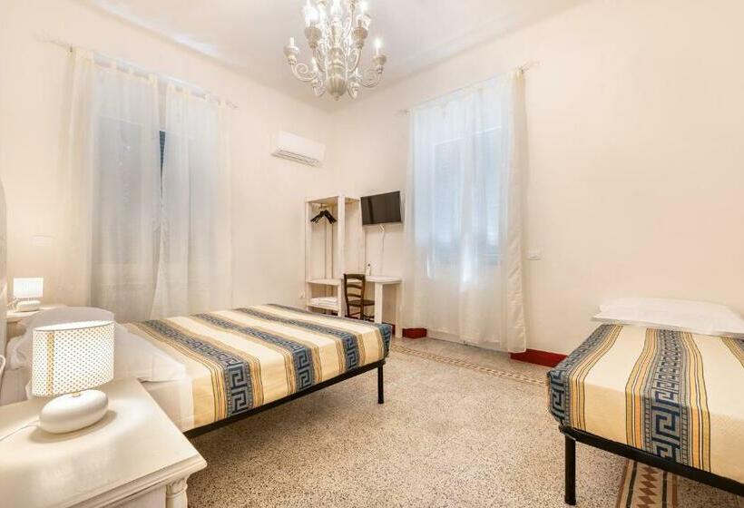 バスルーム共有のトリプルスタンダード, Lia Apartment