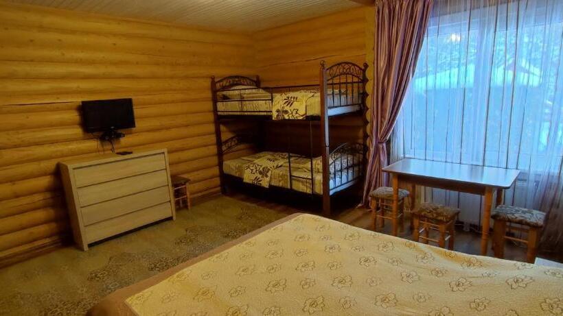 Семейные Апартаменты, Mini Hotel Zakrut