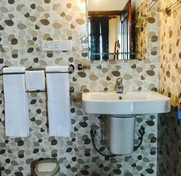 片側に海が見えるデラックスルーム, Randiya Beach Villa