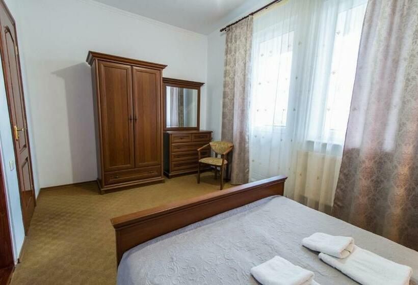 Семейный Номер, Villa Kameliya