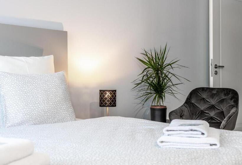اتاق پنج‌تخته استاندارد, Penzion Apartmány Hradební