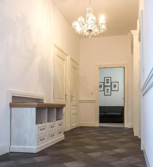 스탠다드 스튜디오, Penzion Apartmány Hradební