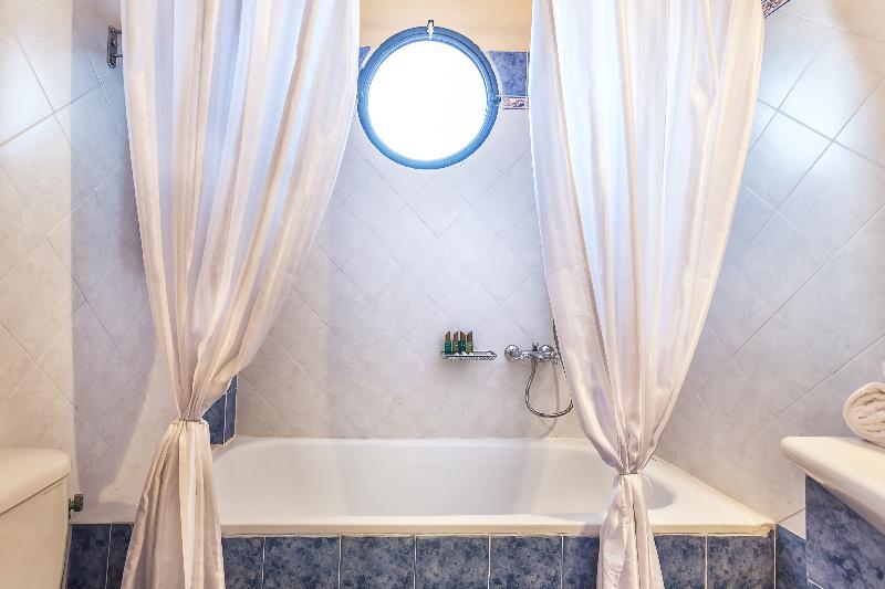 Семейный Номер, Atrium Hotel