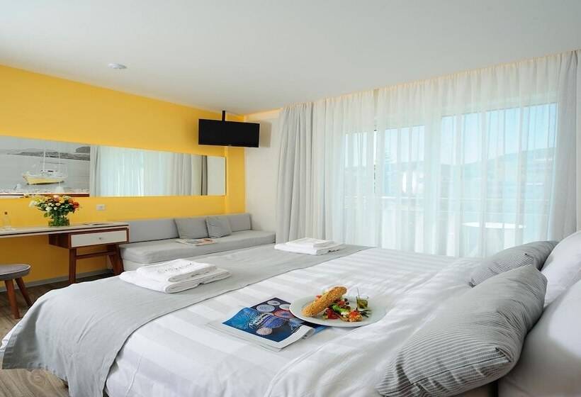 Quarto Superior, Atrium Ambiance